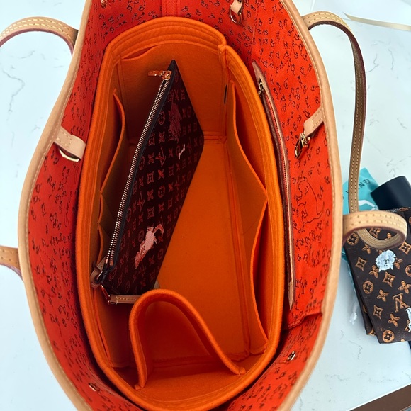 Louis Vuitton Catogram Neverfull MM - Picture 14 of 16